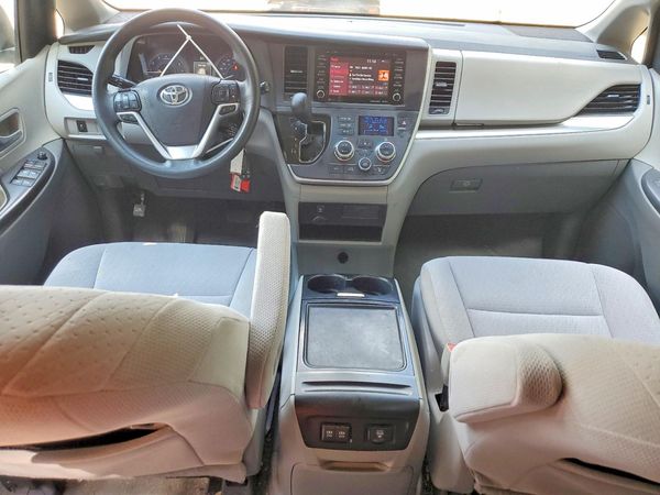 2020 TOYOTA SIENNA E grade