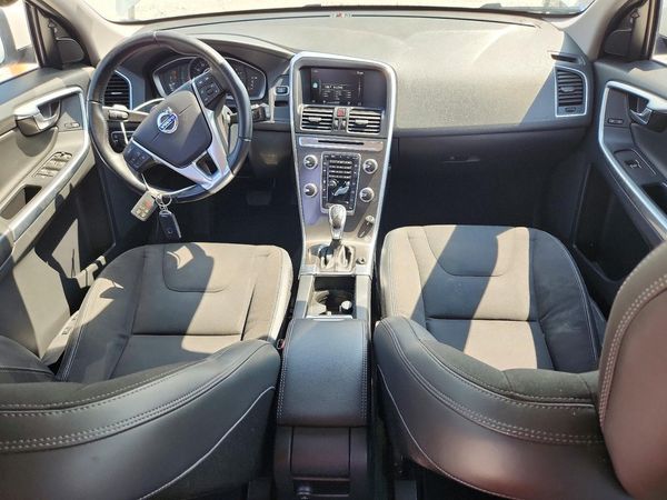 2016 VOLVO XC60 SV32 Base
