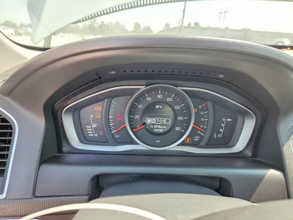 2016 VOLVO XC60 SV32 Base
