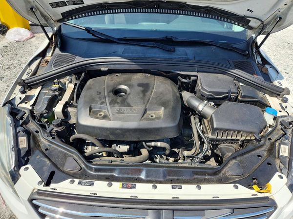 2016 VOLVO XC60 SV32 Base