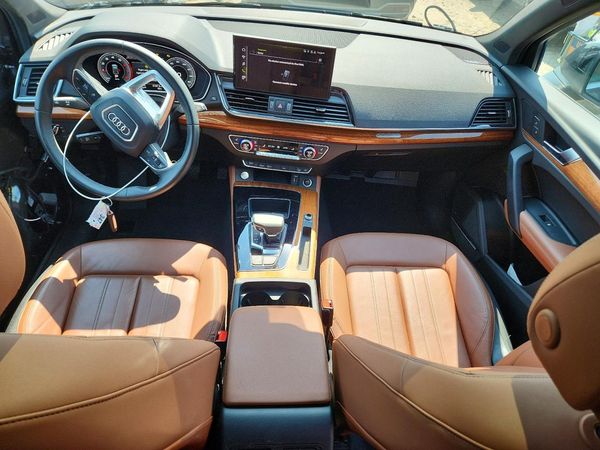 2023 AUDI Q5 quattro Premium Plus