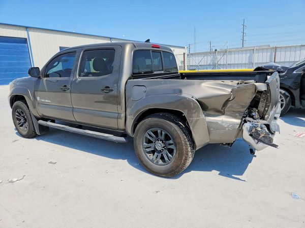 2015 TOYOTA TACOMA Delux Grade