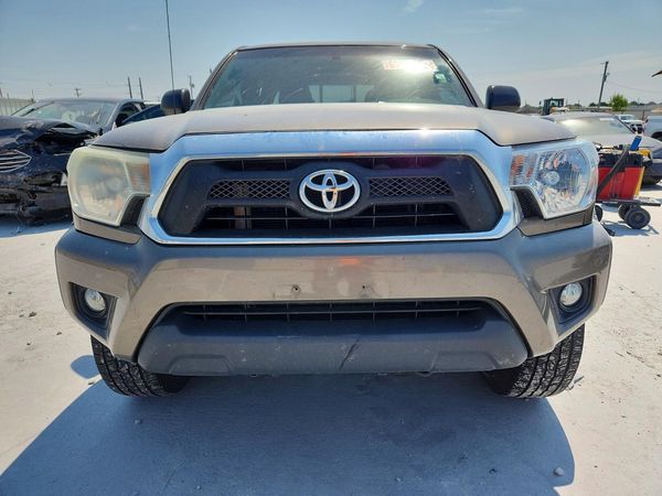 2015 TOYOTA TACOMA Delux Grade
