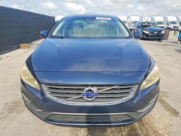 2015 VOLVO S60 Premier (non R design)