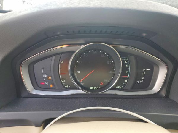 2015 VOLVO S60 Premier (non R design)