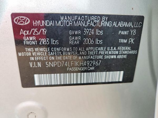 2019 HYUNDAI ELANTRA SE