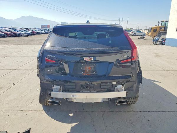 2023 CADILLAC XT4 Premium Luxury