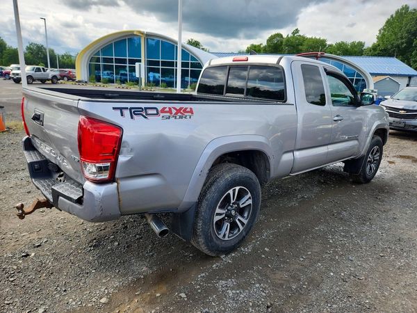 2016 TOYOTA TACOMA