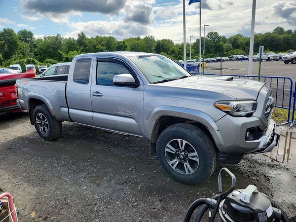 2016 TOYOTA TACOMA