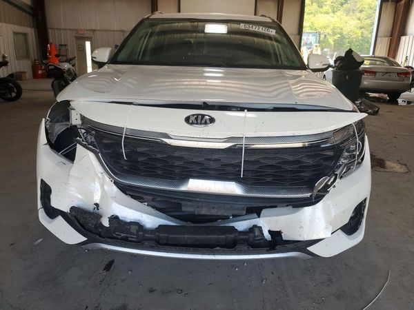 2021 KIA SELTOS S