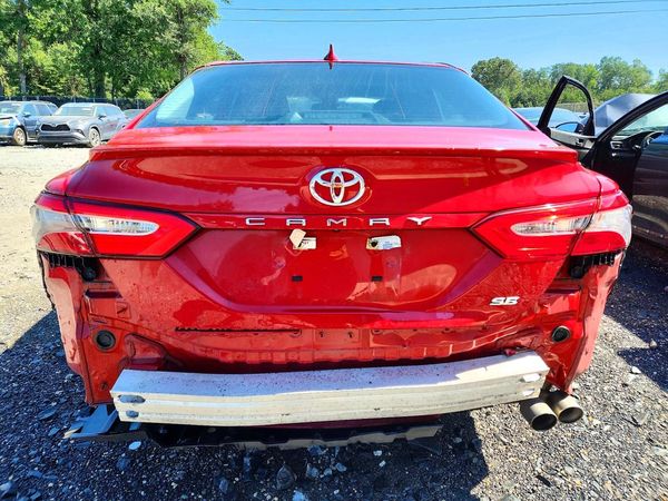 2020 TOYOTA CAMRY SE — DIRR