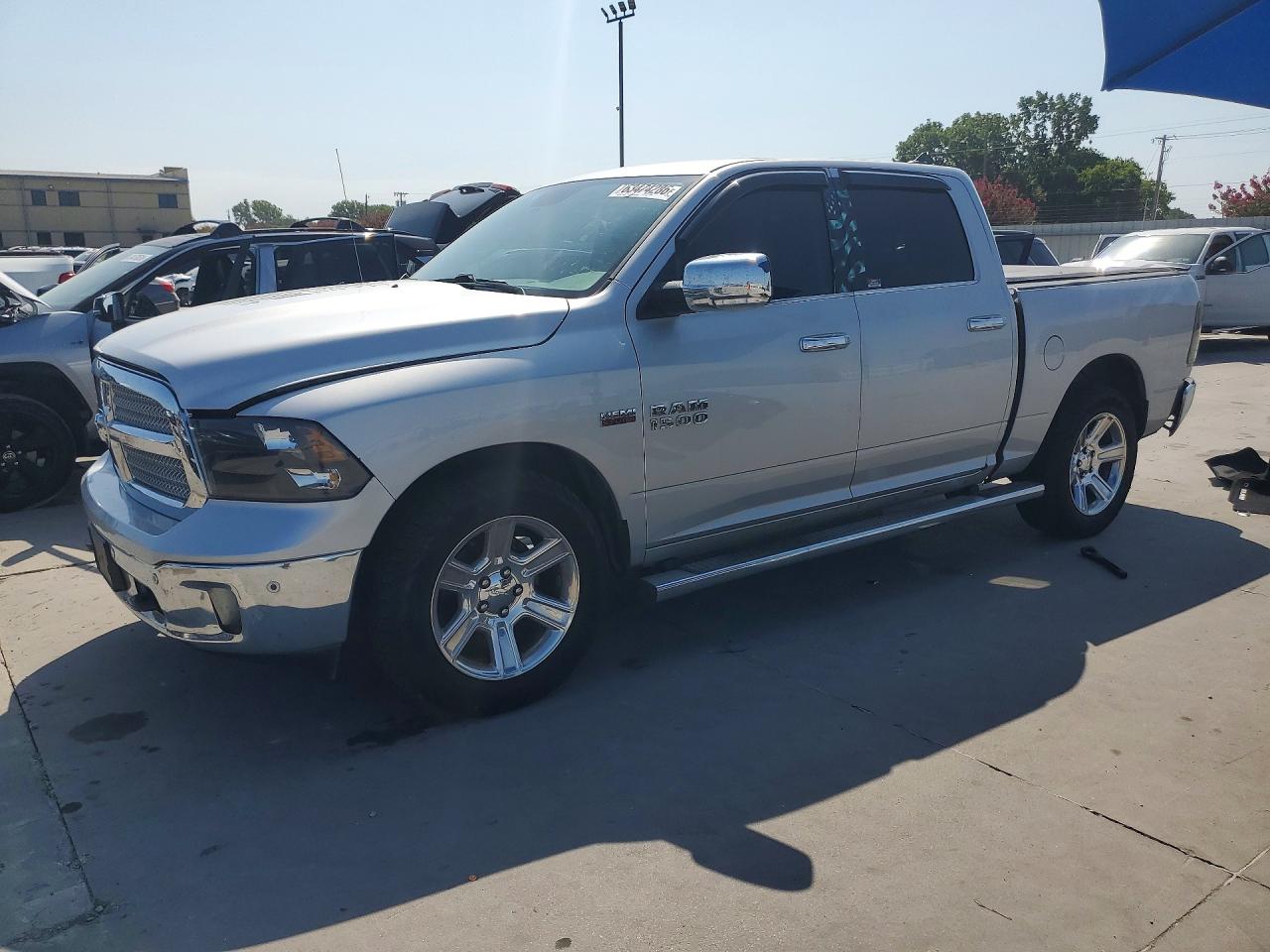 2017 RAM 1500 SLT CREW CAB 4X2