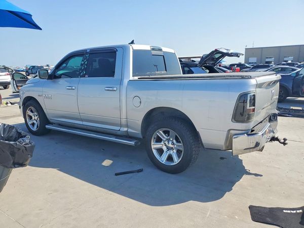 2017 RAM 1500 SLT CREW CAB 4X2