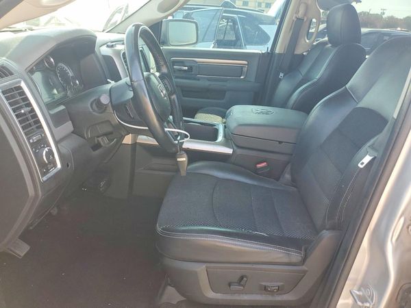 2017 RAM 1500 SLT CREW CAB 4X2