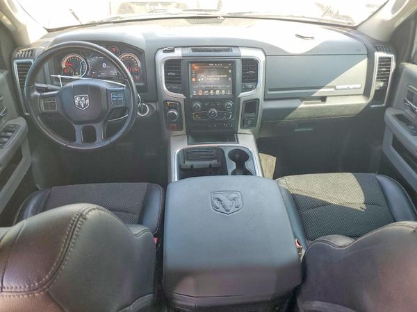2017 RAM 1500 SLT CREW CAB 4X2