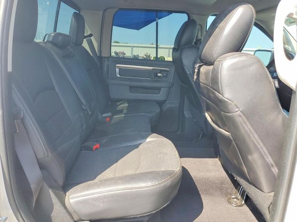 2017 RAM 1500 SLT CREW CAB 4X2