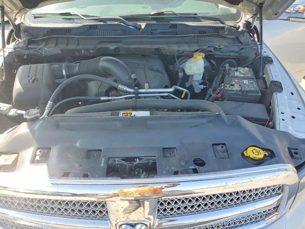 2017 RAM 1500 SLT CREW CAB 4X2