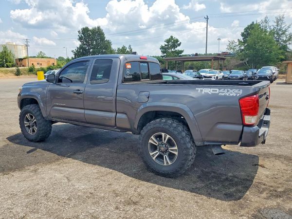 2017 TOYOTA TACOMA