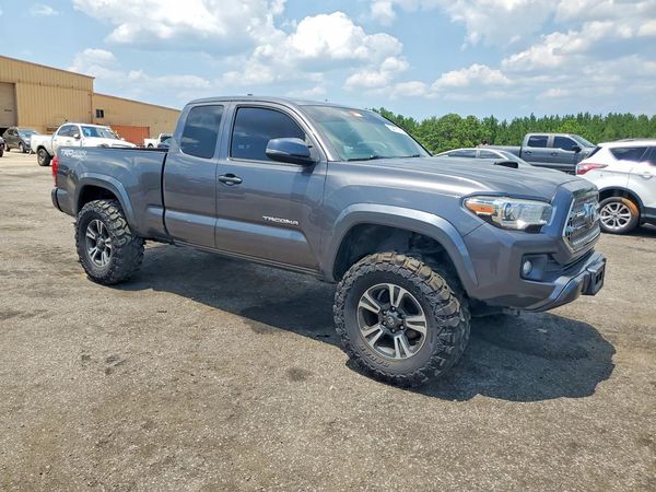 2017 TOYOTA TACOMA