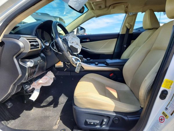 2016 LEXUS IS