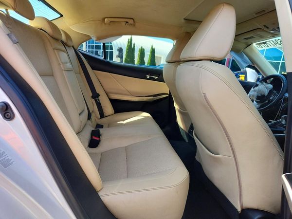 2016 LEXUS IS