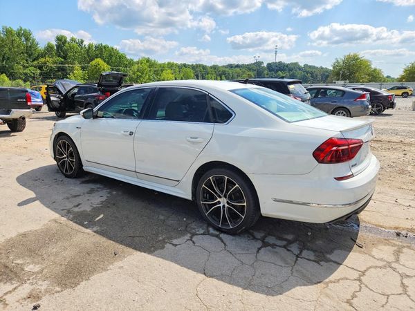 2017 VOLKSWAGEN PASSAT R-Line