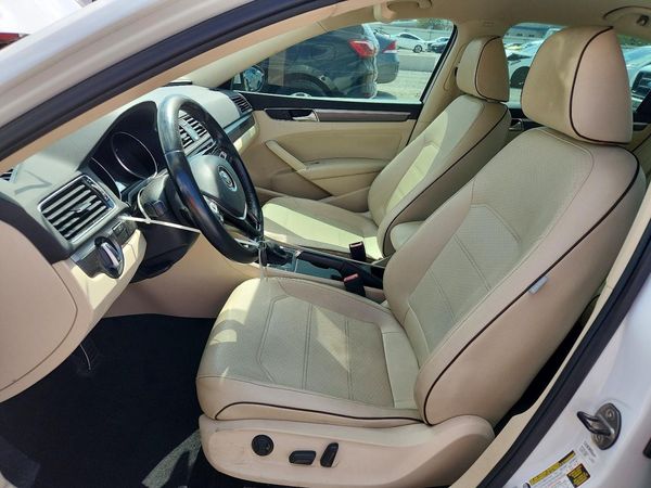 2017 VOLKSWAGEN PASSAT R-Line