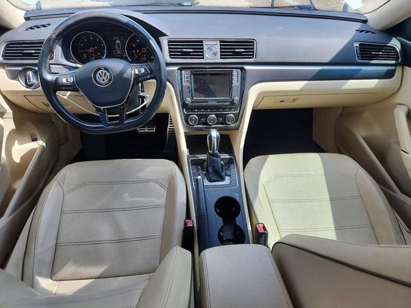 2017 VOLKSWAGEN PASSAT R-Line