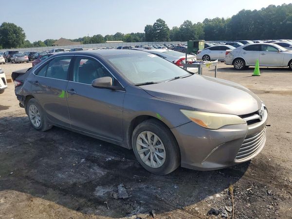 2016 TOYOTA CAMRY — Passenger 3/4