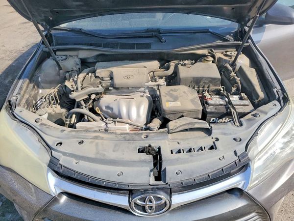 2016 TOYOTA CAMRY — Engine bay