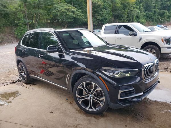 2022 BMW X5 sDrive40i — Passenger 3/4