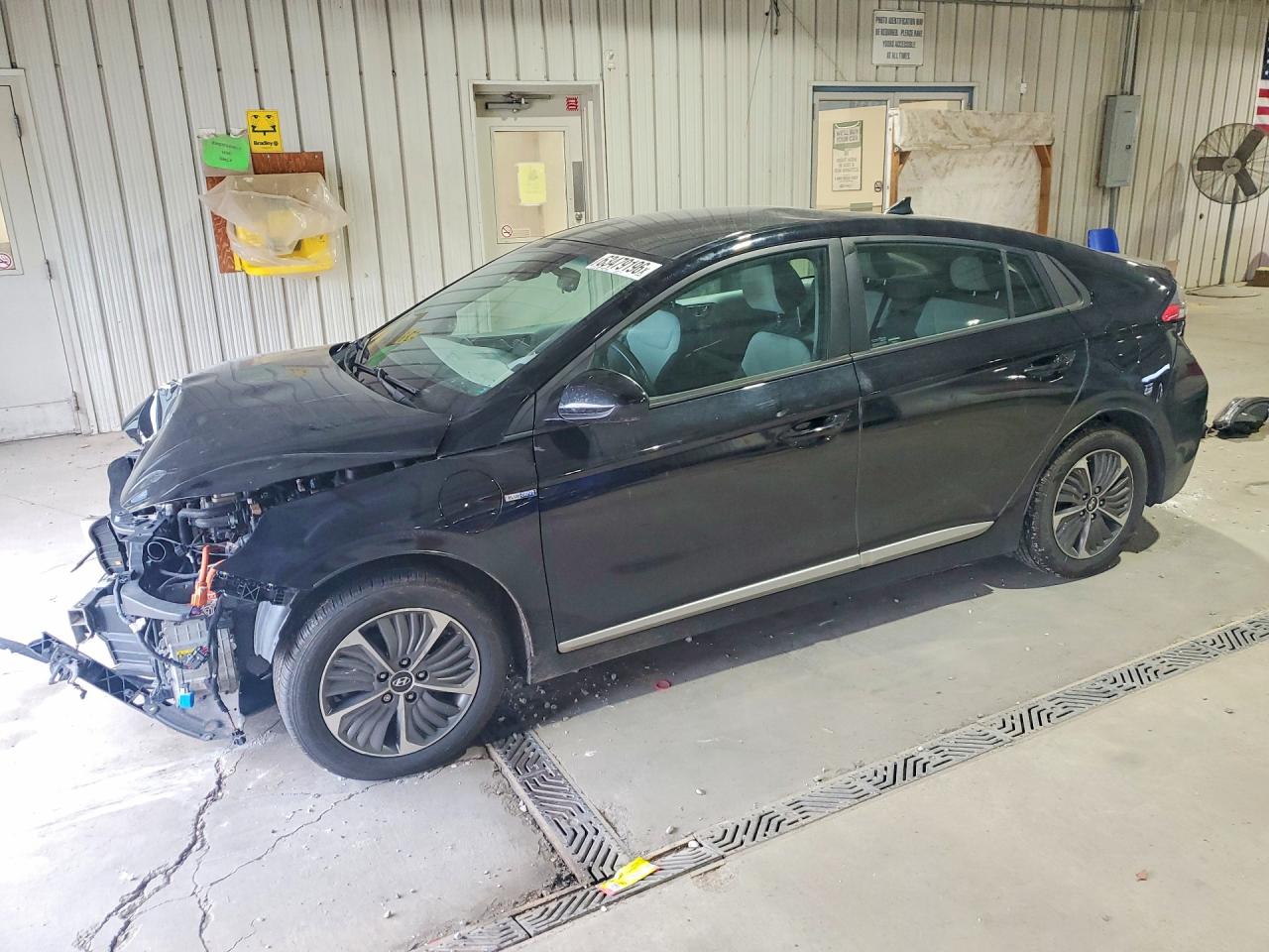 2020 HYUNDAI IONIQ SE — Front 3/4