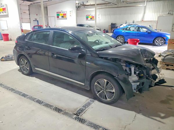 2020 HYUNDAI IONIQ SE — Passenger 3/4