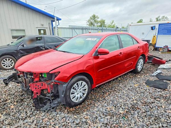 2014 TOYOTA CAMRY