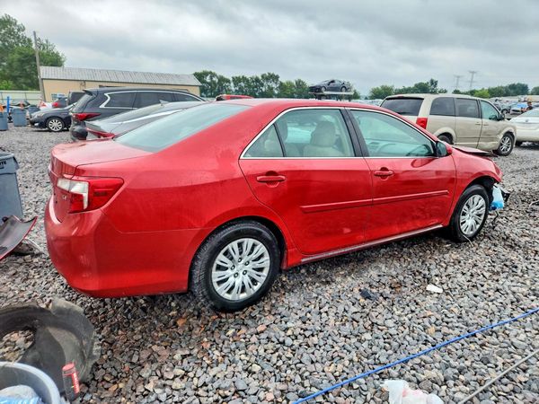 2014 TOYOTA CAMRY