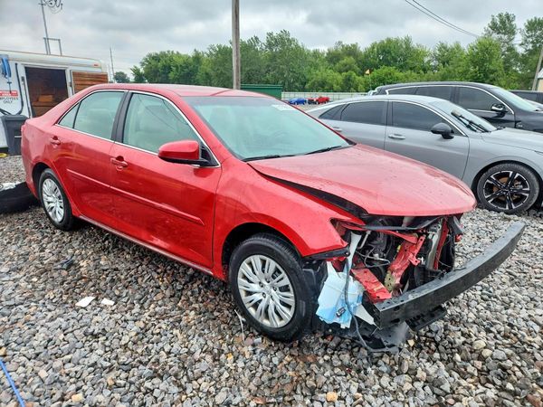 2014 TOYOTA CAMRY