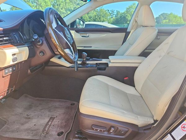 2017 LEXUS ES