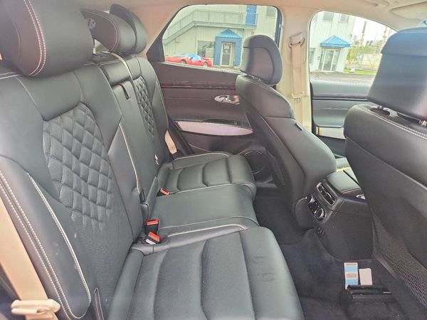 2024 GENESIS GV70