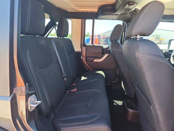 2017 JEEP WRANGLER UNLIMITED SAHARA 4X4
