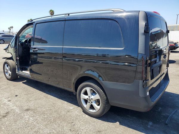 2022 MERCEDES-BENZ METRIS