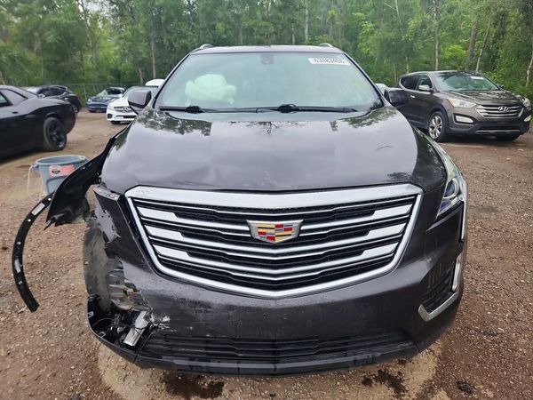 2017 CADILLAC XT5 Base