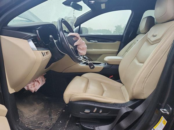 2017 CADILLAC XT5 Base
