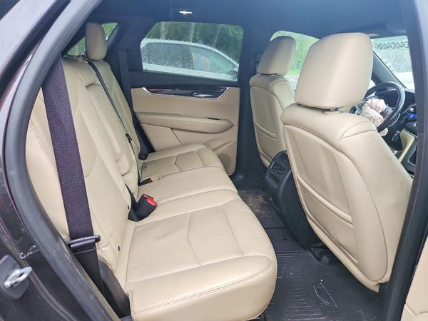 2017 CADILLAC XT5 Base