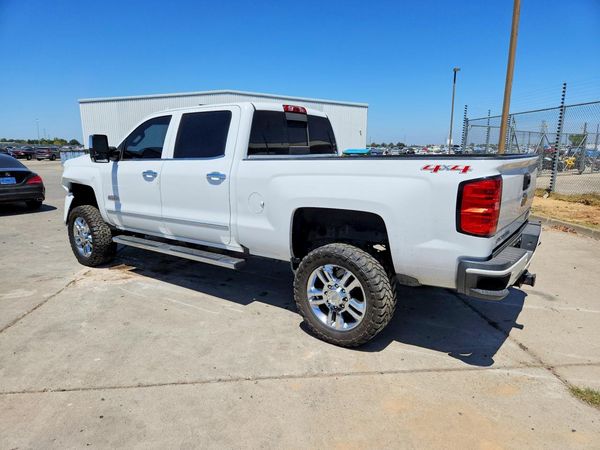 2017 CHEVROLET SILVERADO High Country