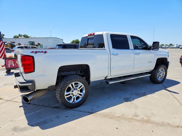 2017 CHEVROLET SILVERADO High Country