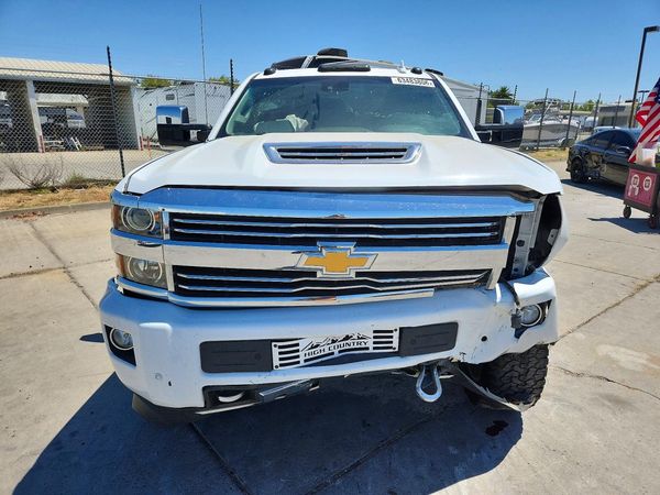 2017 CHEVROLET SILVERADO High Country