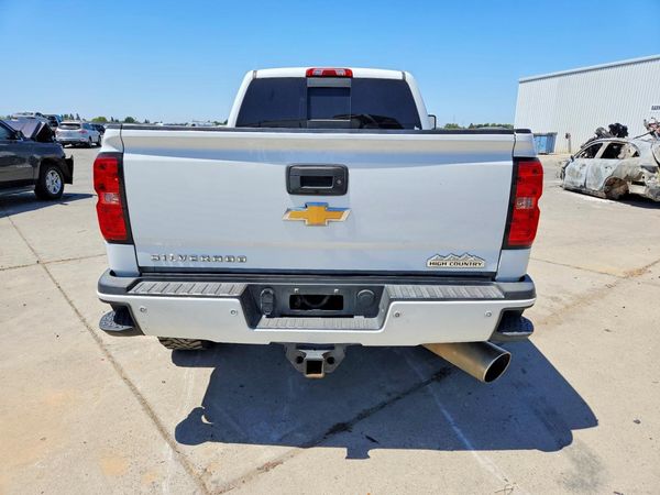 2017 CHEVROLET SILVERADO High Country