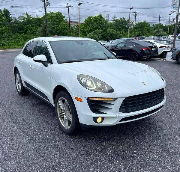 2017 PORSCHE MACAN