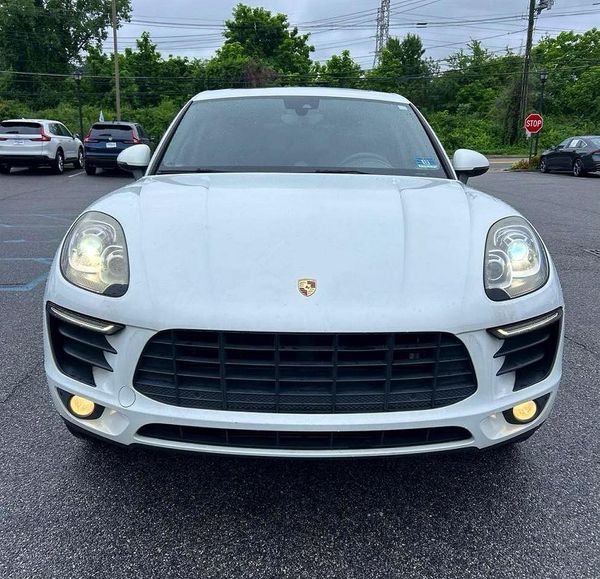 2017 PORSCHE MACAN