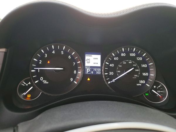 2012 INFINITI M56
